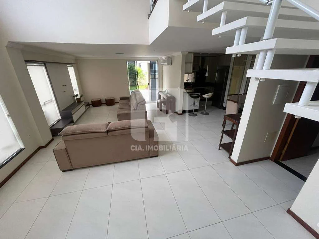 200 m² 4-bedroom house in a gated condominium