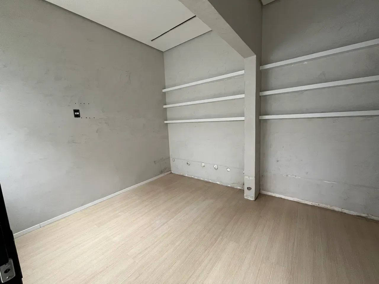 Unfurnished commercial house with 5 bedrooms and 2 baths — photo 19