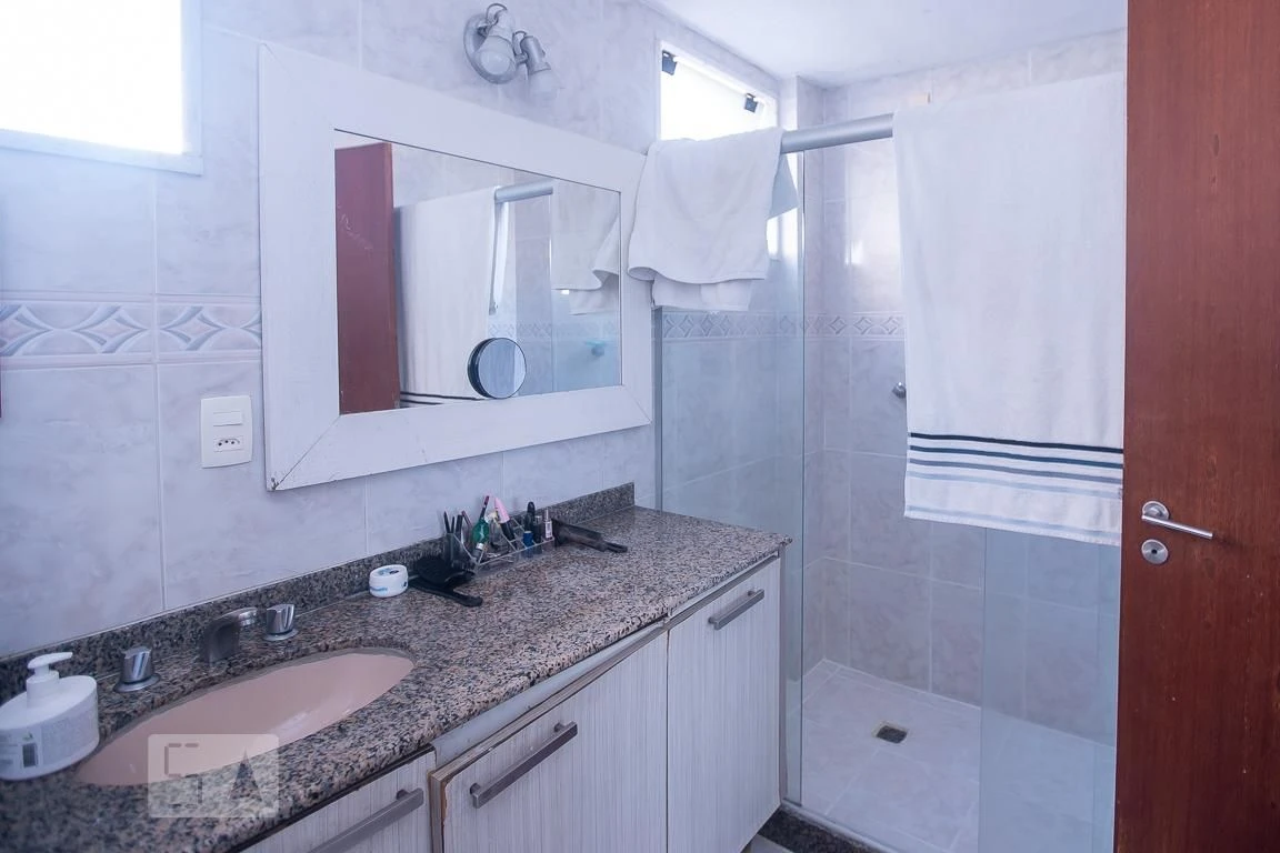 Furnished 3-bedroom apartment with private BBQ — photo 51