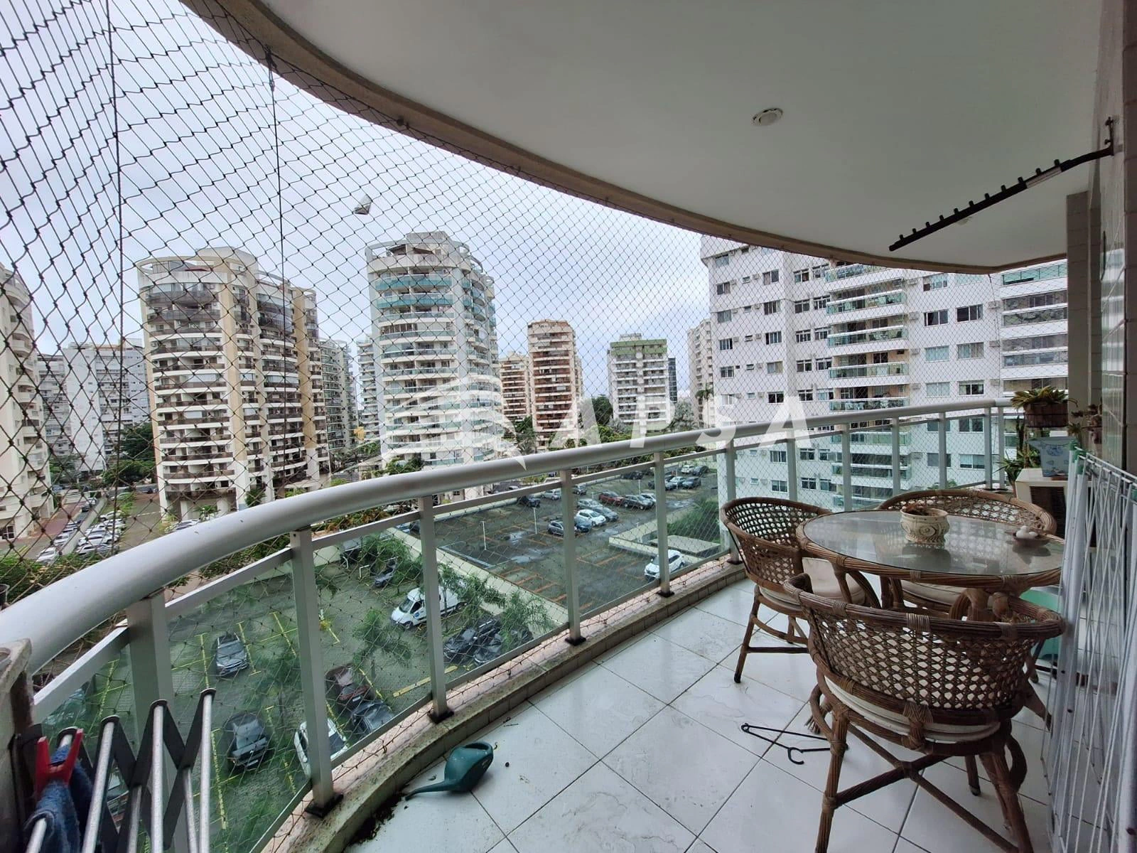 3-bedroom apartment in a building with a gym — photo 13