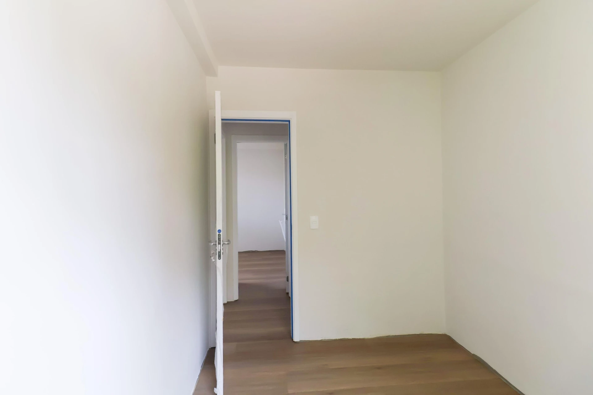 3-bedroom apartment with a park view in Curitiba — photo 43