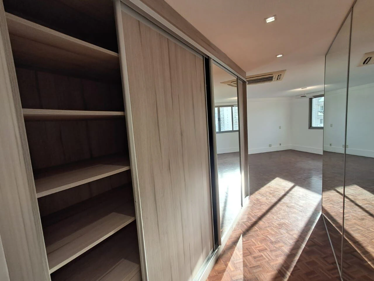 4-suite apartment with 370 m² and private BBQ area — photo 3