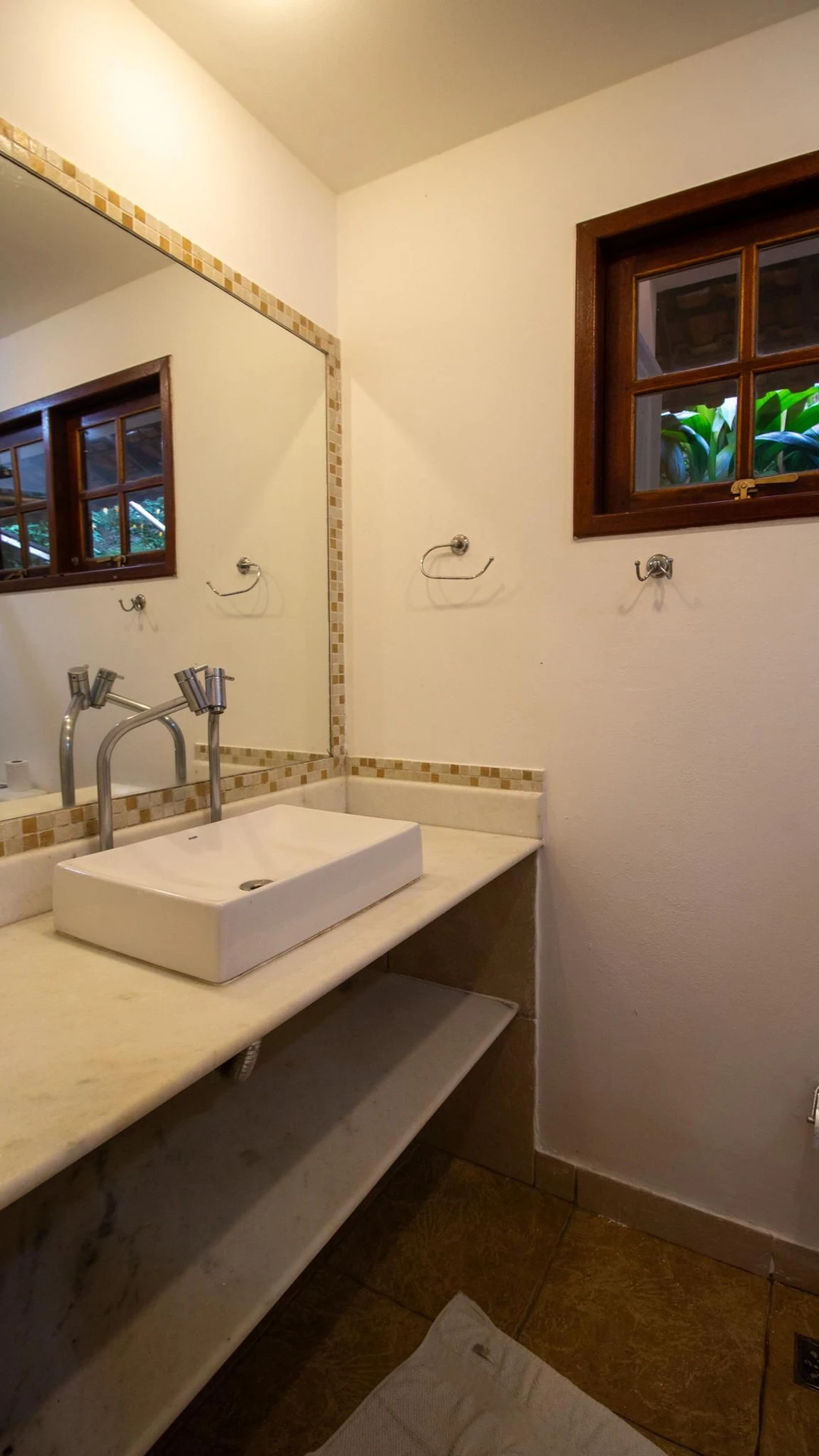 Casa com 4 quartos e 4 banheiros, com 3 vagas — photo 29