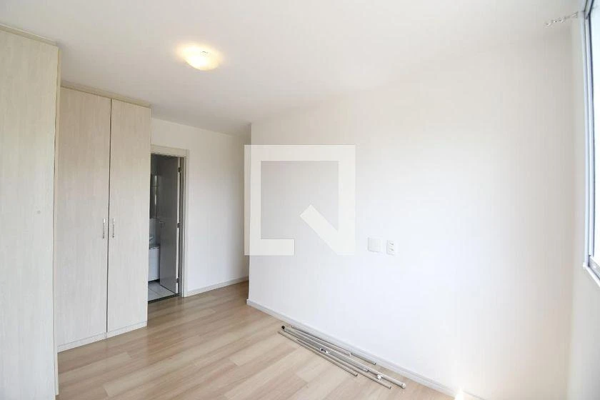 Wood or laminate floors in a 2-bedroom apartment, 86 m² — photo 25