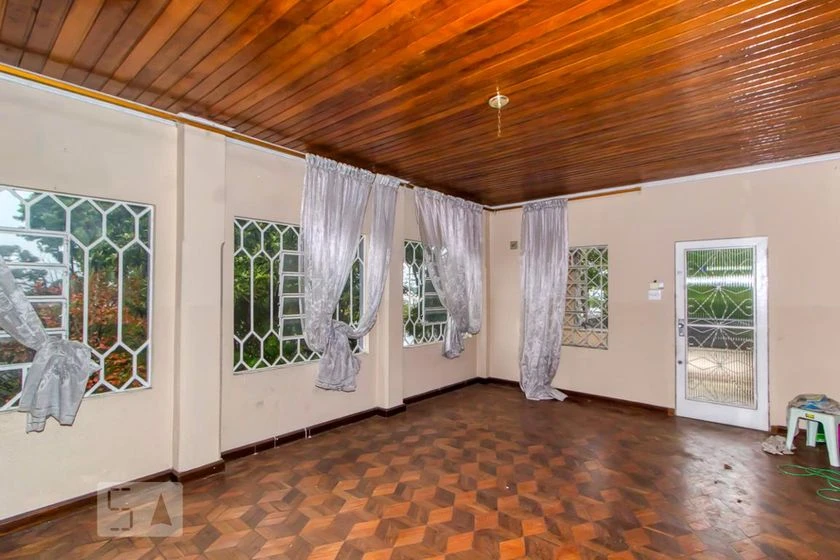 Casa sem mobília com 5 quartos, 1 suíte e jardim — photo 13