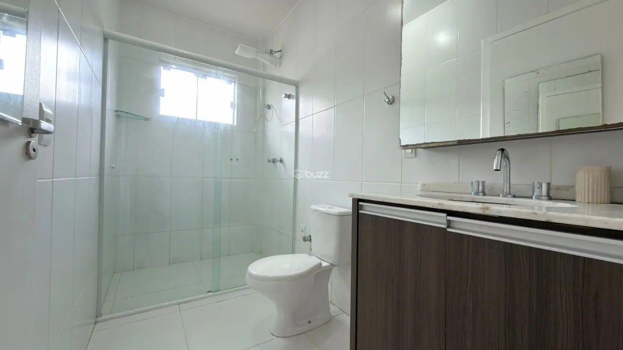 146 m² house with a walk-in closet and a garden — photo 3