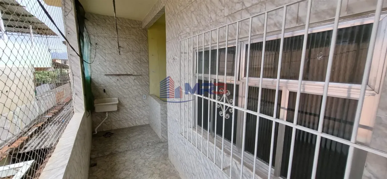 2-bedroom rental house with 1 bathroom and no parking — photo 2