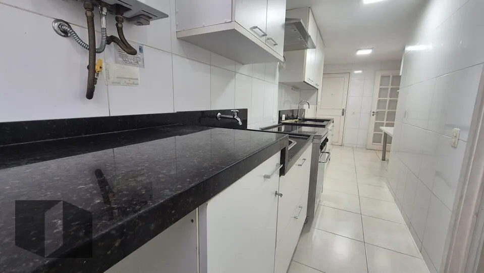 Квартира з 2 спальнями та ванною в спальні, 81 м² — photo 24