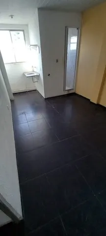 Unfurnished studio with 1 bedroom and 1 bath, no parking — photo 2