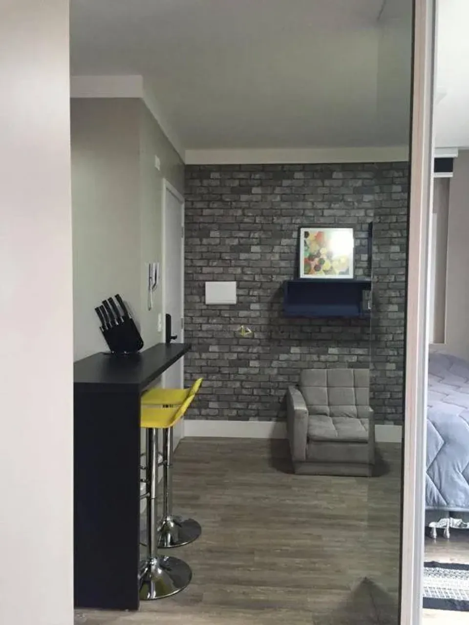 1-bedroom apartment with 1 parking spot and open-plan kitchen — photo 2