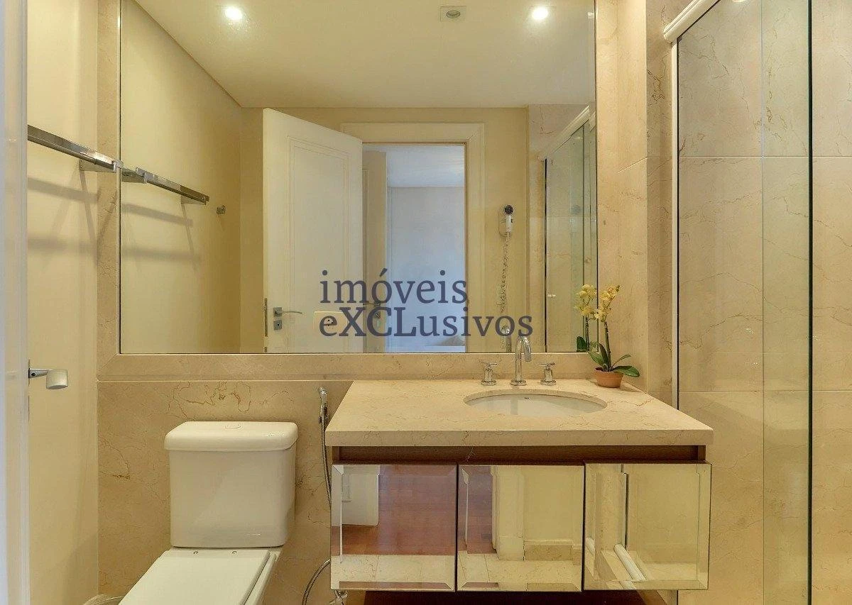 Furnished 240 m² apartment with 3 en-suites — photo 48