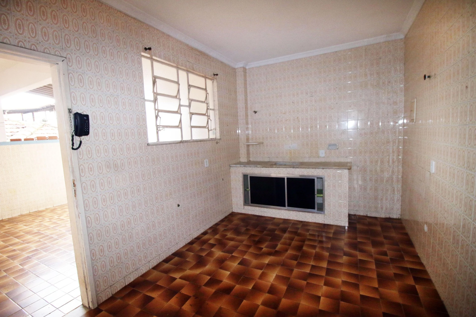 Rental apartment with 2 bedrooms and a private garden — photo 7