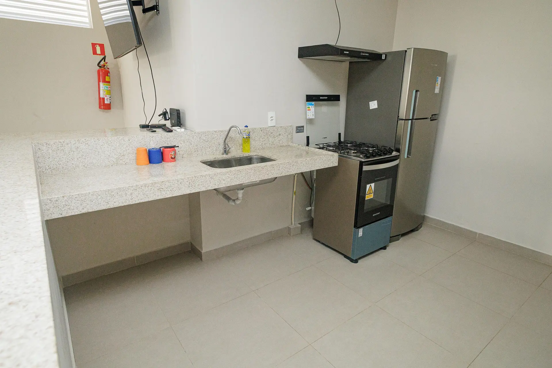 Unfurnished 2-bedroom apartment with parking and laundry