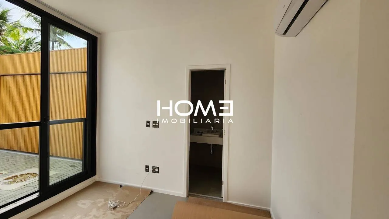 Furnished house, 357 m², with floor-to-ceiling windows — photo 6