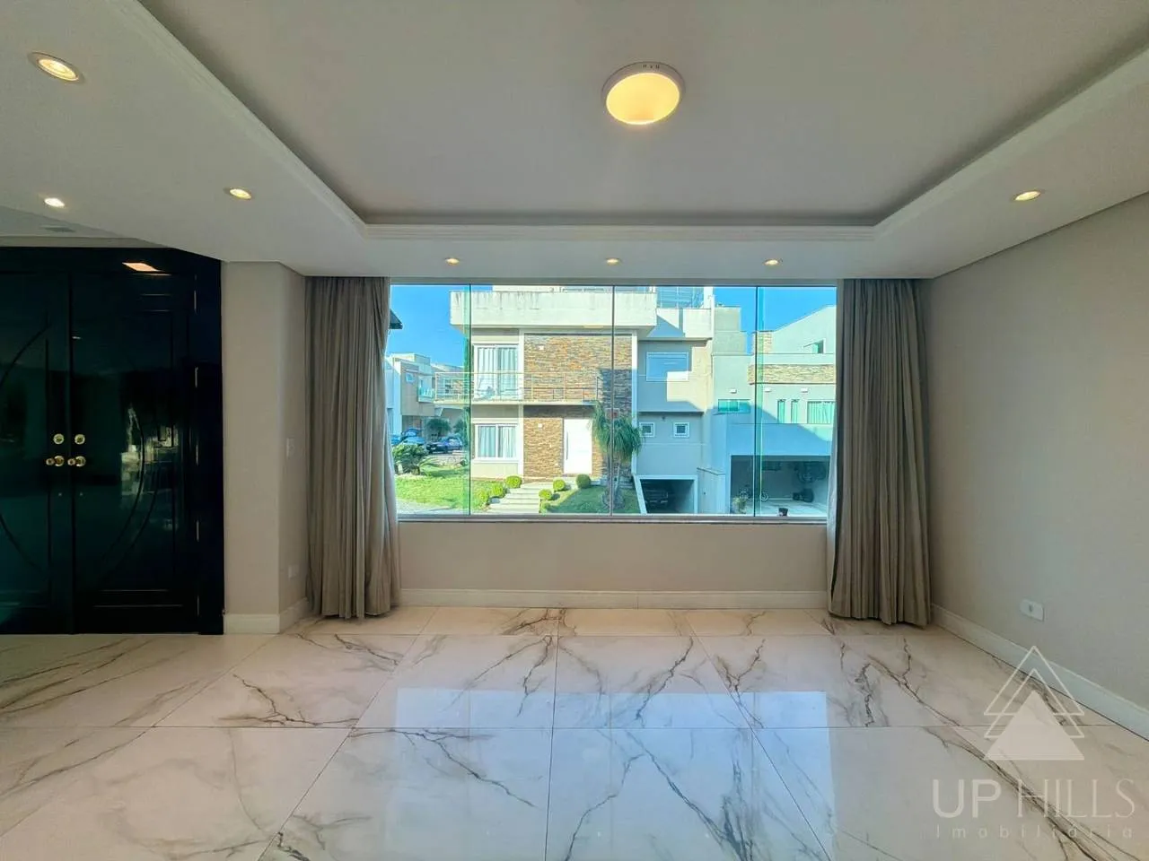 Casa com 3 suítes e cozinha aberta com fogão a gás — photo 23