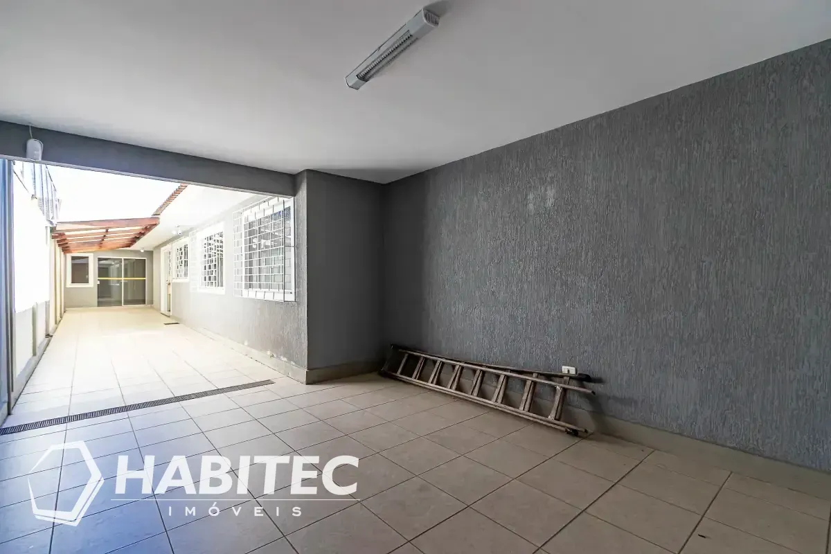 Будинок із 4 спальнями та садом — photo 29