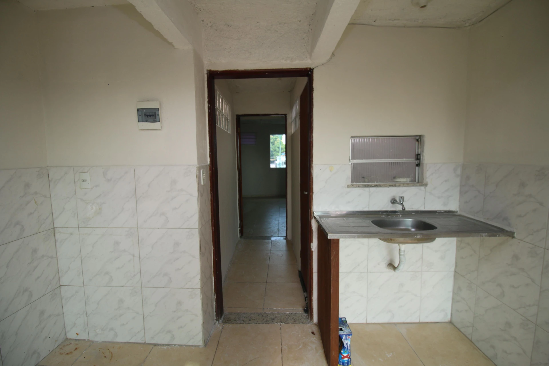 Unfurnished studio with 1 bedroom and a gas stove — photo 15