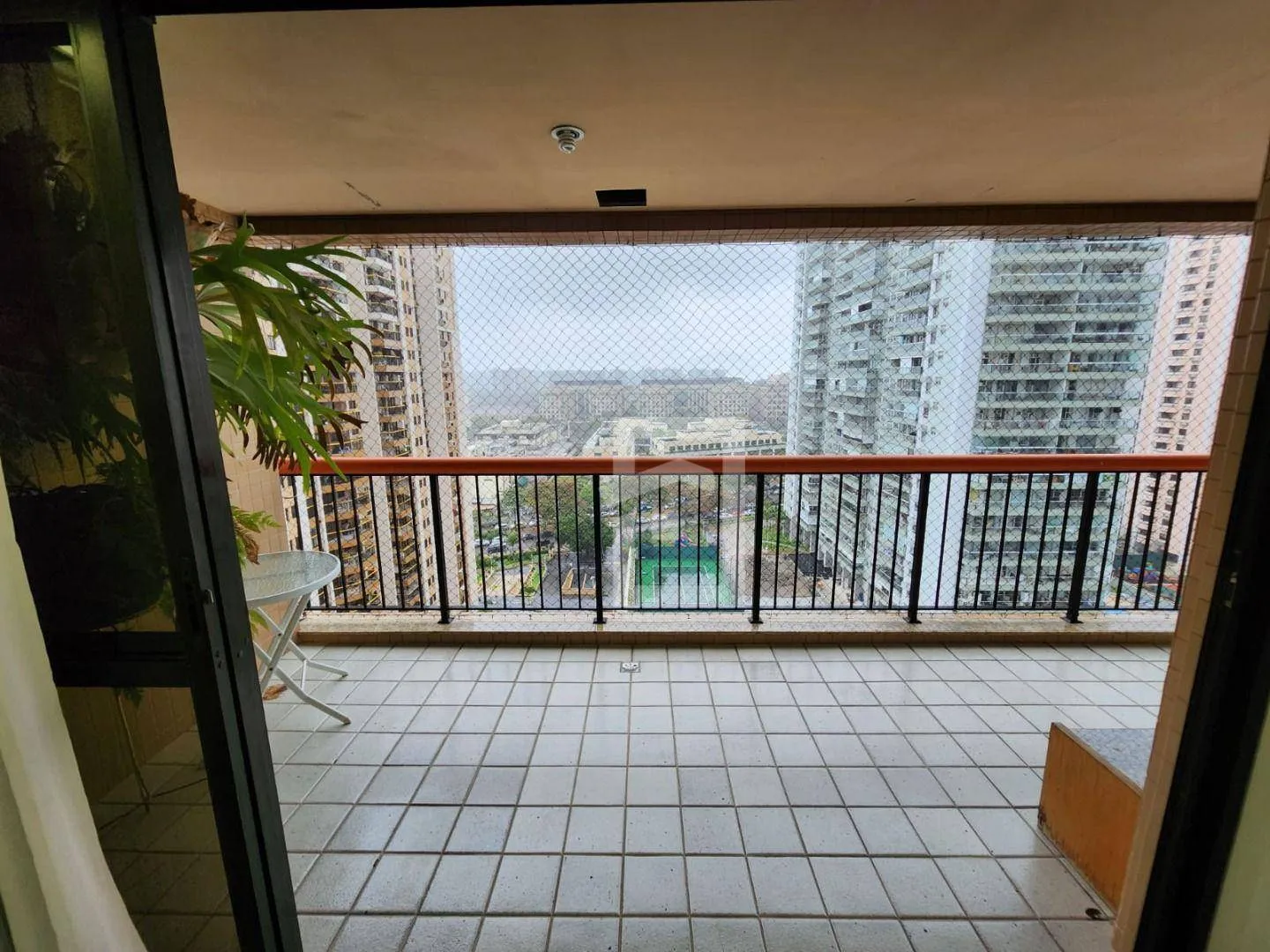 Furnished 3-bedroom apartment with 4 bathrooms — photo 9
