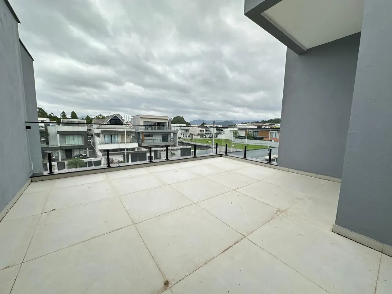 Private pool in a 5-bedroom house, 410 m² — photo 31