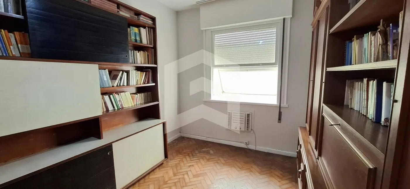114 m² apartment with a washing machine and a home office — photo 23