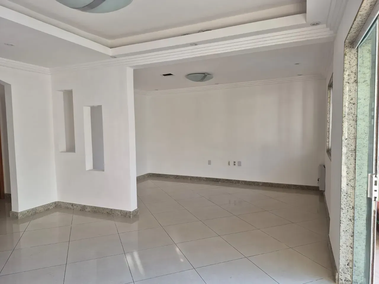 Unfurnished house with 4 bedrooms and 4 bathrooms and pool — photo 8
