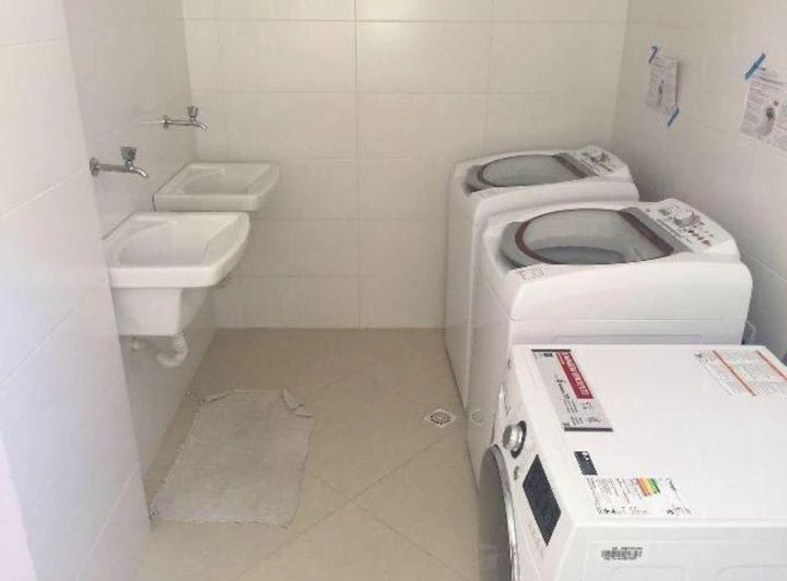 65 m² apartment with 2 bedrooms and a closed kitchen — photo 6