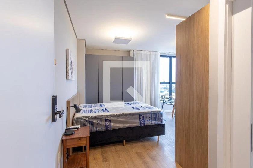 Furnished 1-bedroom apartment with 24 m² and floor-to-ceiling windows — photo 31