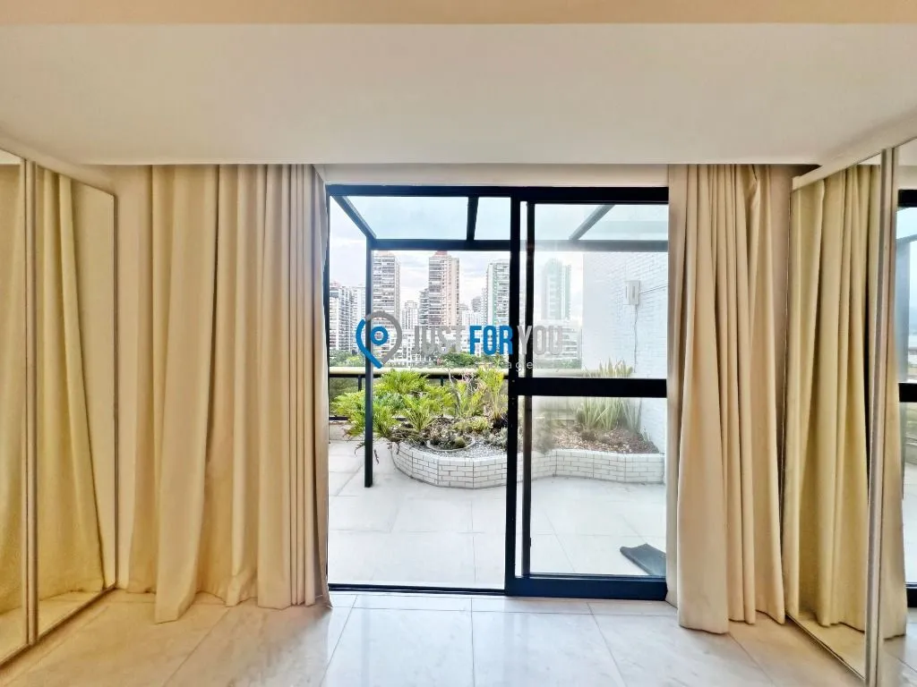 3-bedroom apartment with 5 bathrooms and 370 m² — photo 48