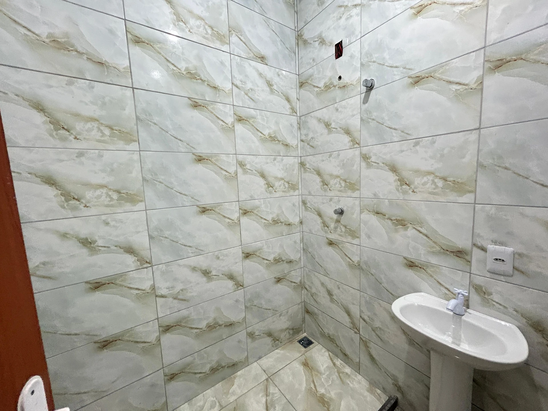 Jacuzzi in a 2-bedroom house, 70 m² — photo 11