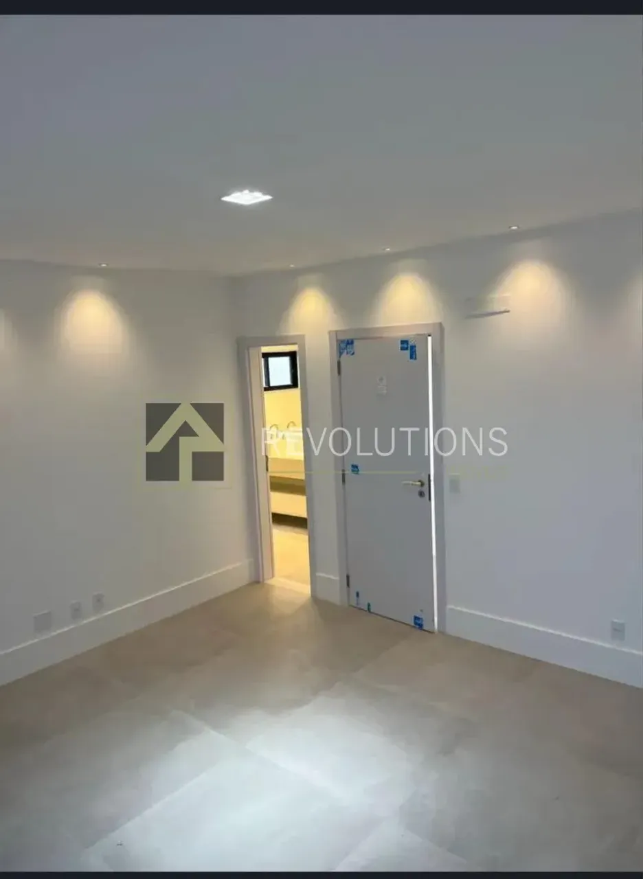Casa com 3 quartos e 5 banheiros, com varanda — photo 18