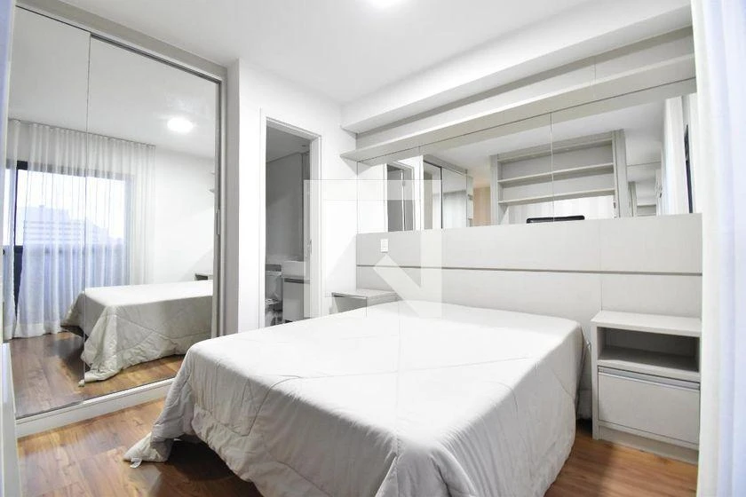Furnished studio, 35 m², with a home office — photo 4