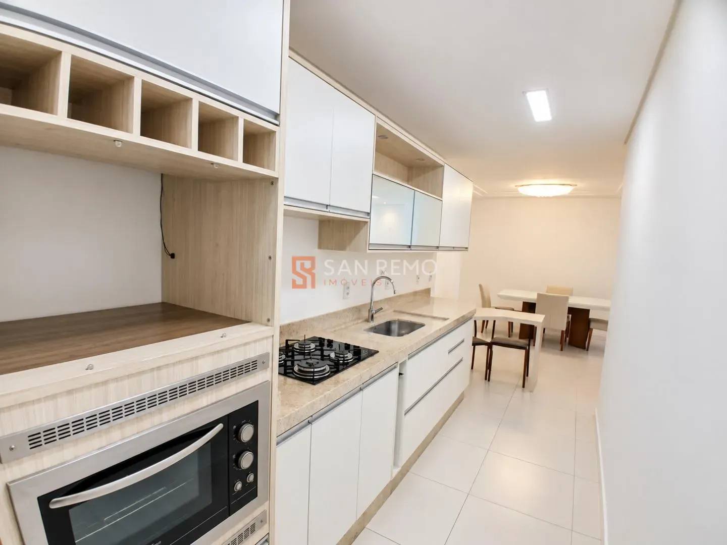 Glass-enclosed balcony in a 3-bedroom apartment, 120 m² — photo 24