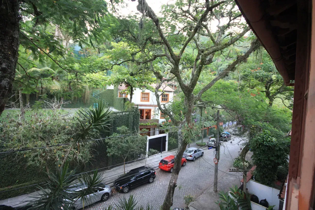 Furnished 2-bedroom apartment with 2 bathrooms — photo 2