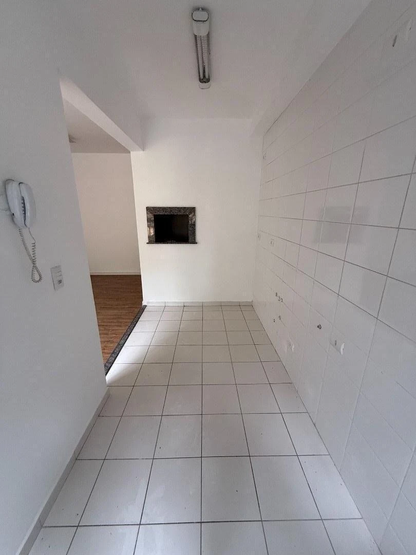 Wood or laminate floors in a 3-bedroom apartment, 65 m² — photo 13
