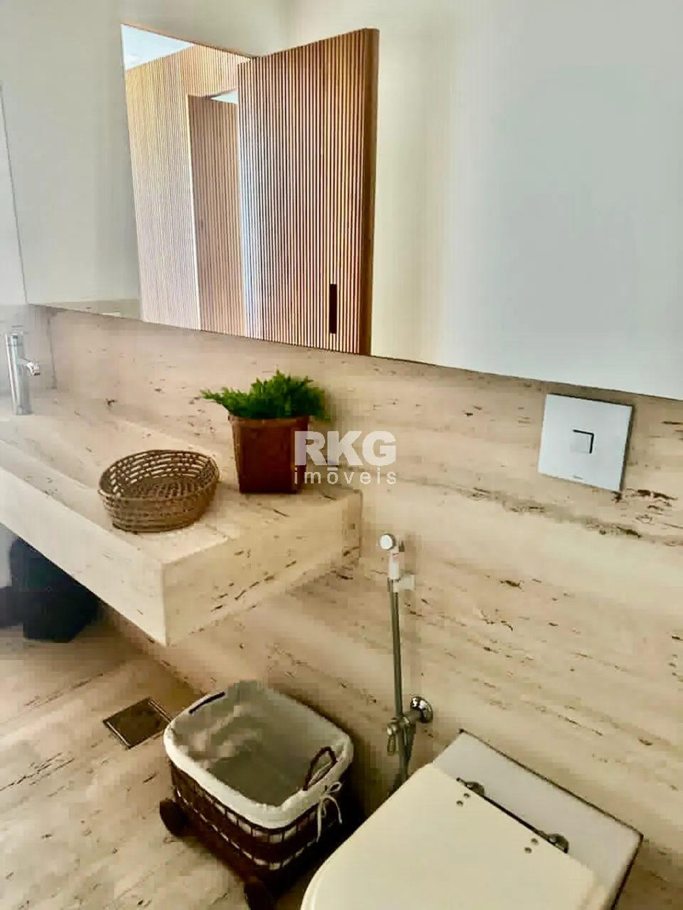 Apartamento mobiliado com 4 quartos e 4 banheiros — photo 4