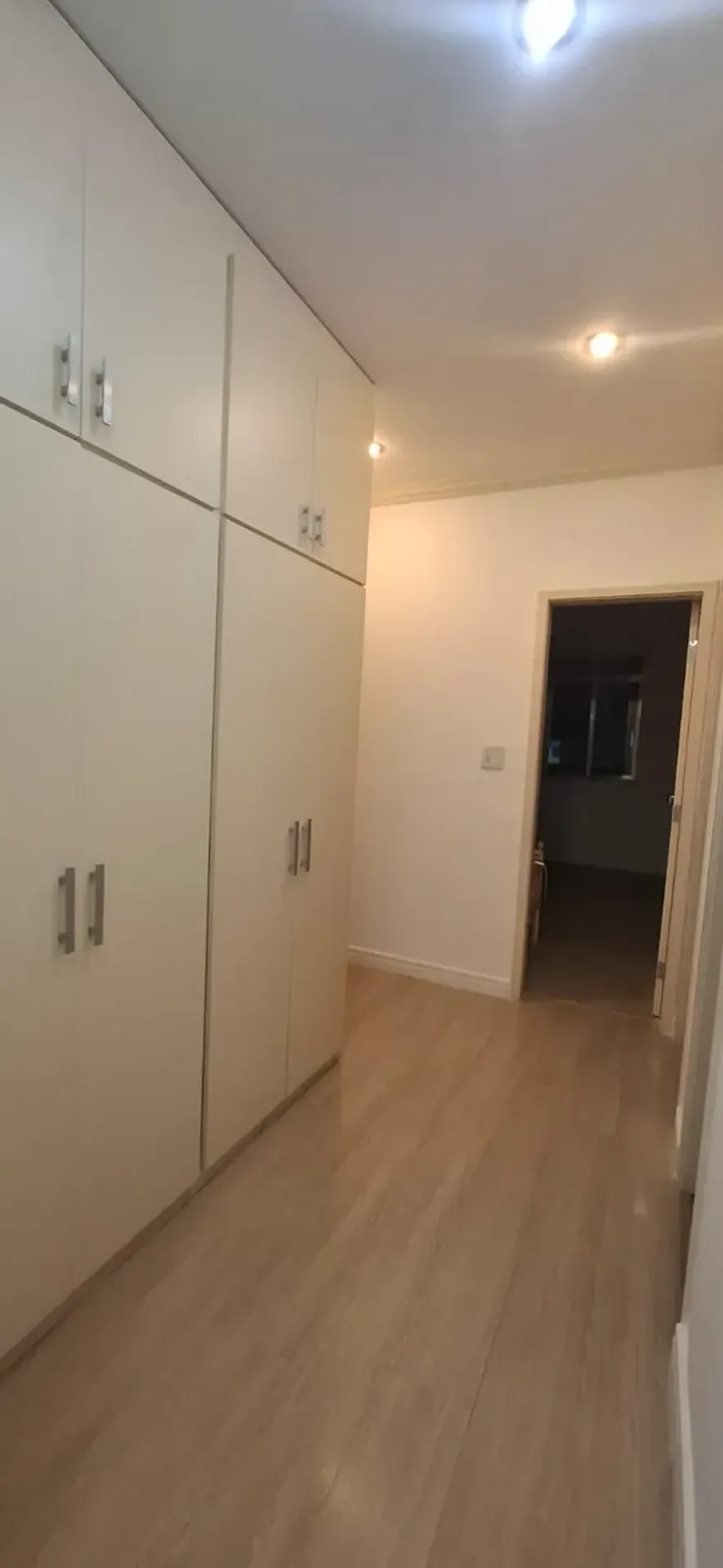 3-bedroom apartment with 2 bathrooms and glass balcony — photo 16