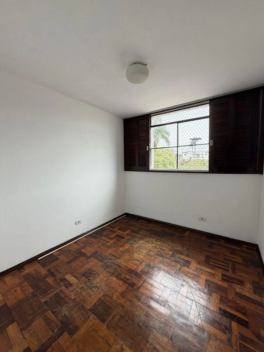 3-bedroom apartment with wood or laminate floors in Curitiba — photo 7