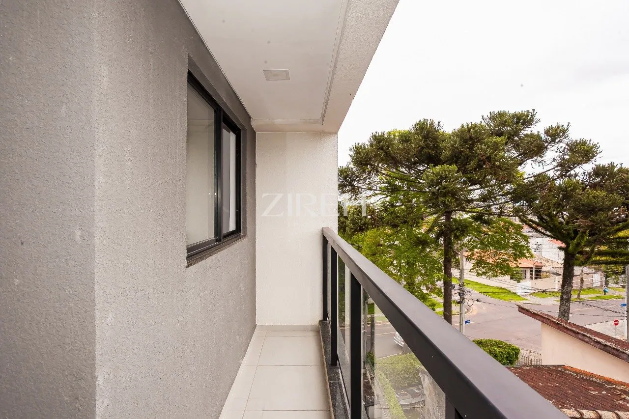 2-bedroom apartment with wood or laminate floors in Curitiba — photo 5