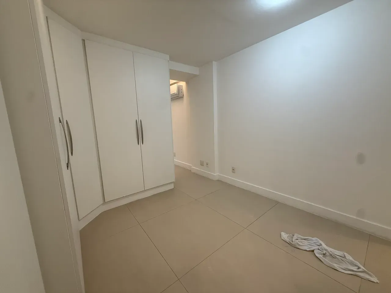 Apartment with 3 en-suites and 2 parking spaces — photo 3