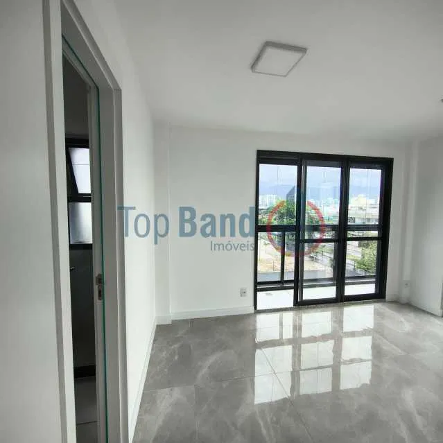 Apartment on the 3rd floor with a glass-enclosed balcony — photo 10
