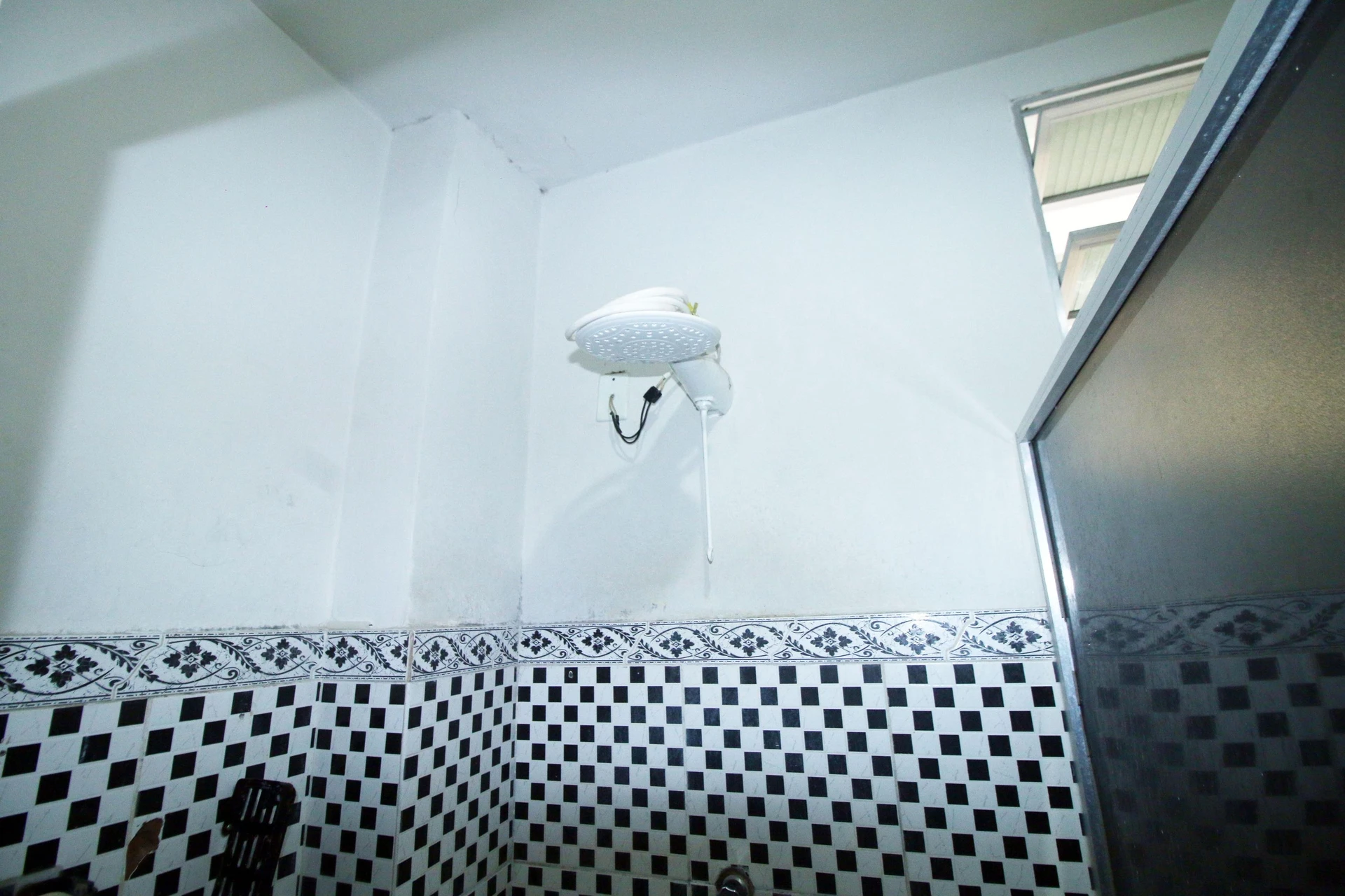 Apartamento de 2 quartos com piso de madeira ou laminado — photo 7