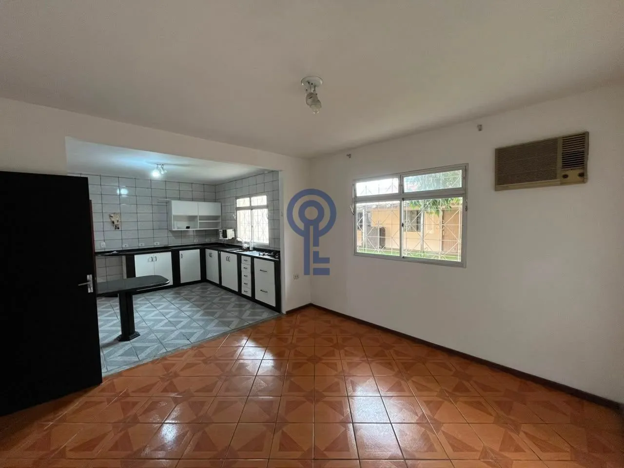 Furnished house, 200 m², with a walk-in closet — photo 14