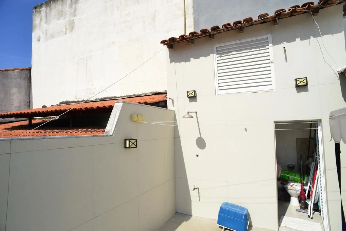 5-bedroom house with a washing machine — photo 57