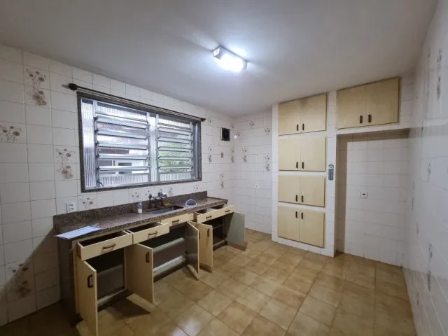 Apartamento, 150 m², com piso de madeira ou laminado — photo 2
