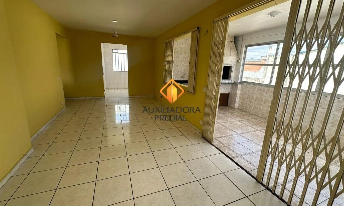 Balcony with a grill in a 4-bedroom house, 190 m² — photo 18