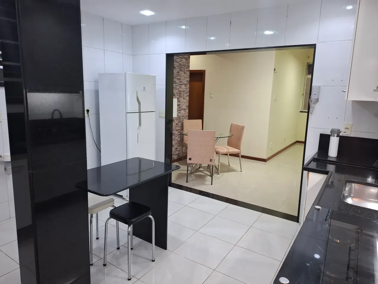 48 m² apartment on the 3rd floor with 1 bedroom and 2 baths — photo 3