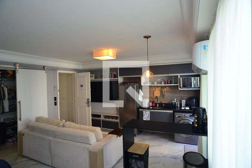 1-bedroom apartment with balcony and open-plan kitchen — photo 2