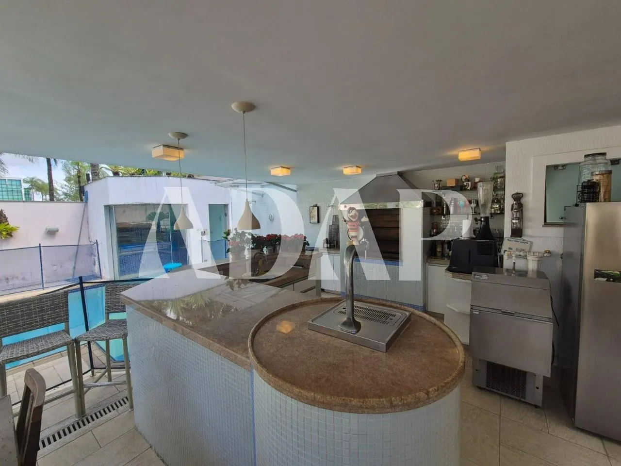 1253 m² house with 7 bedrooms and a private garden — photo 14