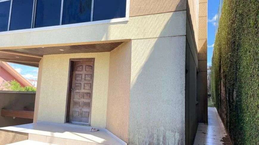 House with 283 m², 4 bedrooms and 4 parking spots — photo 2