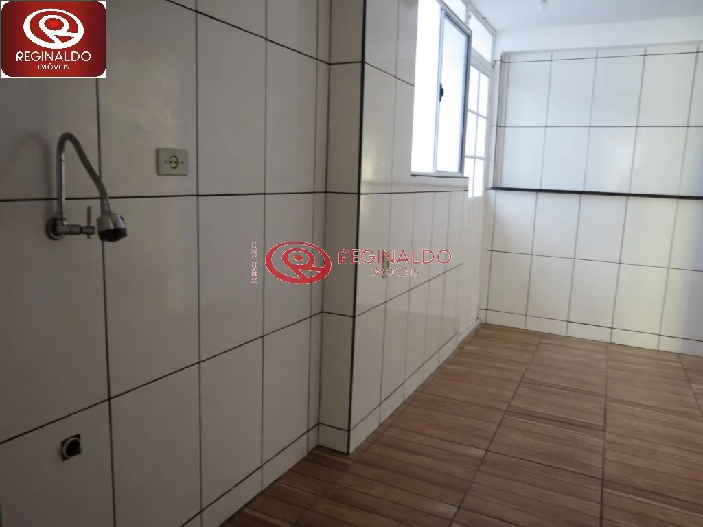 House with 2 bedrooms, 1 bath and 1 parking space — photo 18